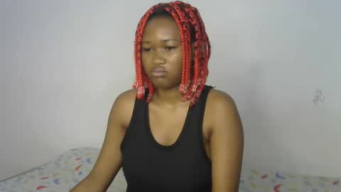 Snapshot of kinky_secrett chatting on 09-29-25, 07:35 Cupshee and cushey online show from 09-29-25, 07:35