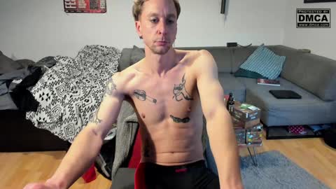 Snapshot of kinky_spidey chatting on 12-16-24, 10:50 kinky_spidey online show from 12-16-24, 10:50