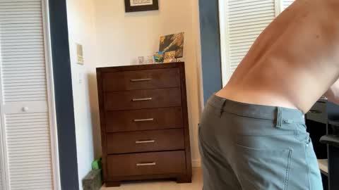 Snapshot of kinkybuffboy chatting on 09-25-25, 05:05 kinkybuffboy online show from 09-25-25, 05:05
