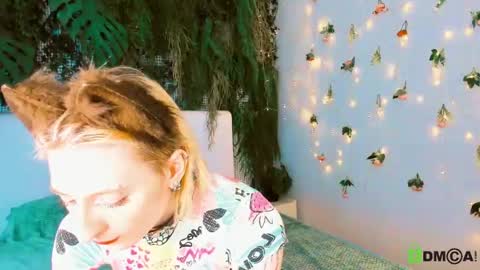 Snapshot of kira__cutie chatting on 05-04-26, 09:00 Kira online show from 05-04-26, 09:00