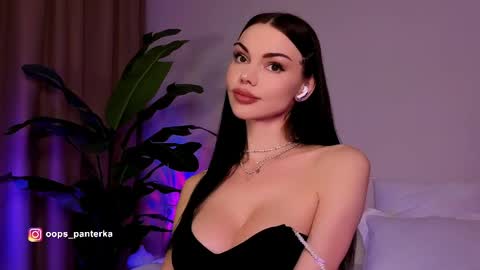 Snapshot of kira_mmr chatting on 05-03-26, 07:31 Kira and friends online show from 05-03-26, 07:31
