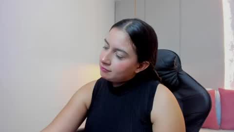 K I R A online show from 06-30-26, 11:00