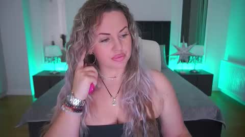 Kira online show from 03-22-26, 09:18