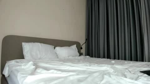 love you online show from 10-22-25, 02:50