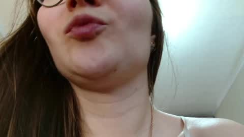 KiraGoldens online show from 04-11-26, 07:24