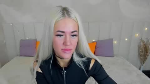 Snapshot of kiramagnolia chatting on 03-03-25, 02:36 Kira online show from 03-03-25, 02:36