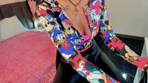 Snapshot of kiramagnolia chatting on 09-17-25, 01:51 Kira online show from 09-17-25, 01:51