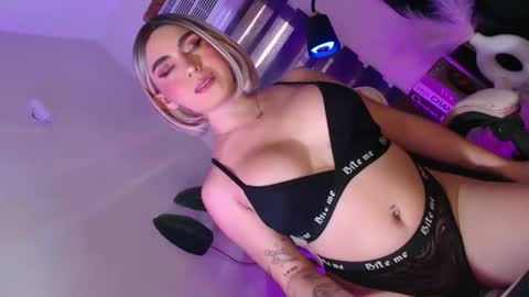 Its your girl KIRA online show from 09-10-25, 02:11