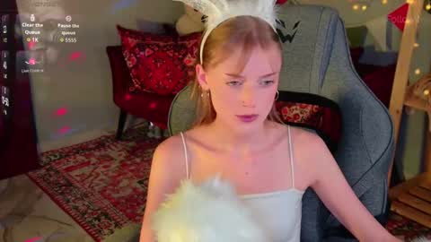Snapshot of kiramontoyaa chatting on 06-08-26, 01:28 Kira online show from 06-08-26, 01:28