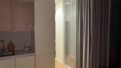 Kira online show from 11-08-25, 11:54