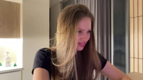 Kira online show from 12-19-25, 05:31