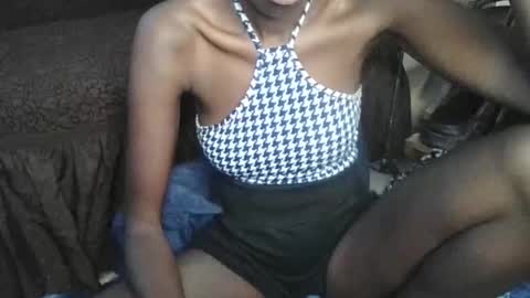 Snapshot of kiranoir1 chatting on 05-14-26, 01:29 Kira online show from 05-14-26, 01:29