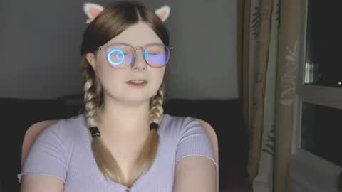 Snapshot of kirayume chatting on 05-15-26, 07:10 KiraYume online show from 05-15-26, 07:10