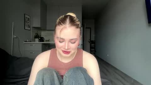 Kira online show from 04-15-26, 10:00