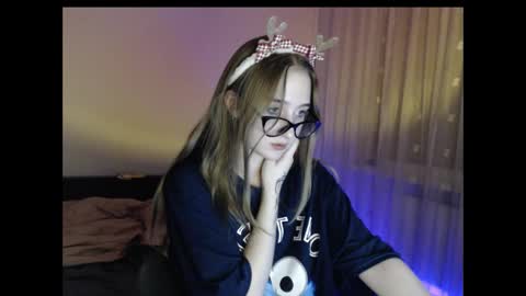 Snapshot of kisa____ chatting on 12-25-24, 10:48 kisa____ online show from 12-25-24, 10:48