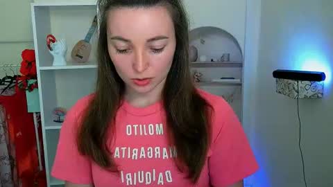 Snapshot of kiss_shy chatting on 06-15-26, 09:33 Valeria online show from 06-15-26, 09:33