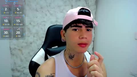 Snapshot of kiss_whitee chatting on 11-15-25, 02:53 kiss_whitee online show from 11-15-25, 02:53