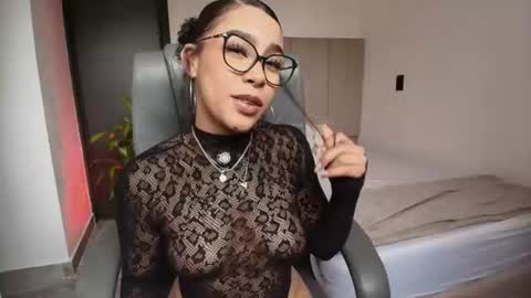 Snapshot of kisscocoaxo chatting on 06-16-26, 06:10 cocoa online show from 06-16-26, 06:10