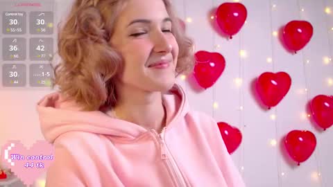 Snapshot of kisskiss_muah chatting on 02-14-25, 02:23 Kate  online show from 02-14-25, 02:23