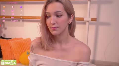 Snapshot of kisskiss_muah chatting on 10-31-25, 02:40 Kate  online show from 10-31-25, 02:40