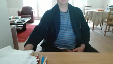 Snapshot of kisslog1 chatting on 05-14-26, 06:42 kisslog1 online show from 05-14-26, 06:42