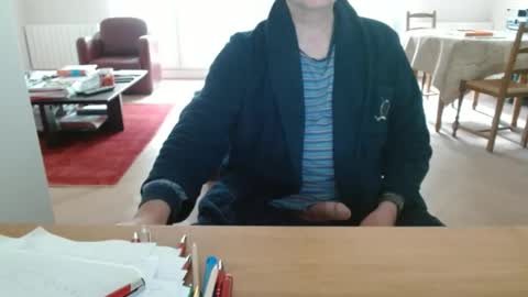 Snapshot of kisslog1 chatting on 05-16-26, 03:44 kisslog1 online show from 05-16-26, 03:44