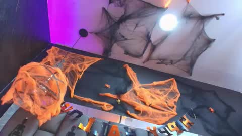 Snapshot of kissme_luna chatting on 10-28-25, 07:16 BELLA FLAME online show from 10-28-25, 07:16