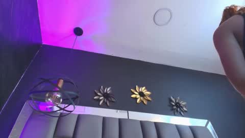 Snapshot of kissme_luna chatting on 11-05-25, 07:14 BELLA FLAME online show from 11-05-25, 07:14