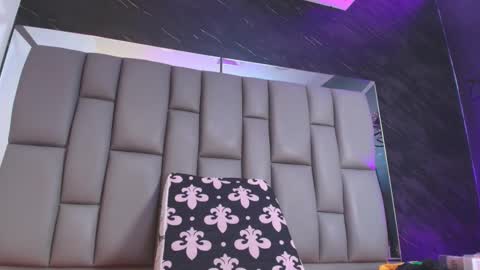 Snapshot of kissme_luna chatting on 11-12-25, 07:03 BELLA FLAME online show from 11-12-25, 07:03