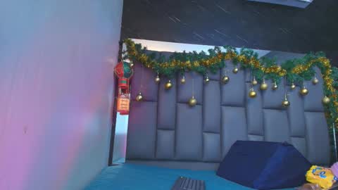 Snapshot of kissme_luna chatting on 12-17-25, 06:58 BELLA FLAME online show from 12-17-25, 06:58