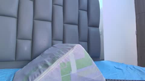 Snapshot of kissme_luna chatting on 01-10-26, 07:04 BELLA FLAME online show from 01-10-26, 07:04