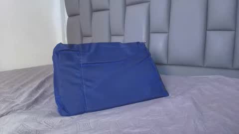 Snapshot of kissme_luna chatting on 01-13-26, 07:08 BELLA FLAME online show from 01-13-26, 07:08