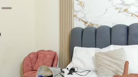 Sara online show from 04-16-26, 10:49