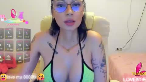 kisssnicol online show from 10-17-25, 03:58