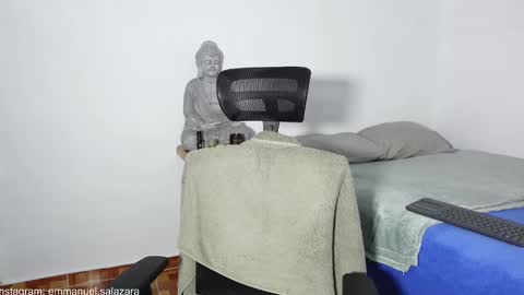 Snapshot of kite__ chatting on 12-25-24, 11:31 kite__ online show from 12-25-24, 11:31