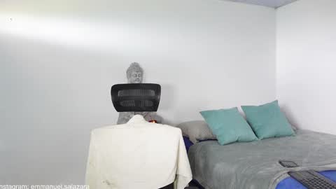 Snapshot of kite__ chatting on 12-31-24, 04:14 kite__ online show from 12-31-24, 04:14