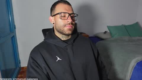 Snapshot of kite__ chatting on 01-15-25, 11:21 kite__ online show from 01-15-25, 11:21