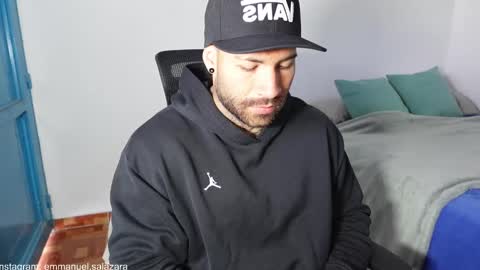 Snapshot of kite__ chatting on 01-17-25, 12:42 kite__ online show from 01-17-25, 12:42