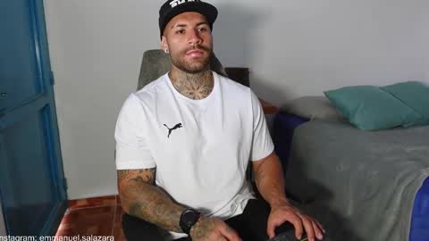 Snapshot of kite__ chatting on 01-20-25, 03:18 kite__ online show from 01-20-25, 03:18