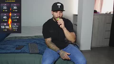 Snapshot of kite__ chatting on 09-28-25, 09:20 kite__ online show from 09-28-25, 09:20