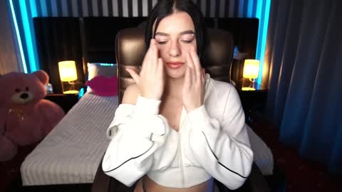 Snapshot of kitnis1love chatting on 12-04-24, 03:15 kitness online show from 12-04-24, 03:15