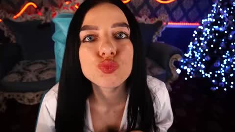 Snapshot of kitnis1love chatting on 01-19-25, 05:28 kitness online show from 01-19-25, 05:28