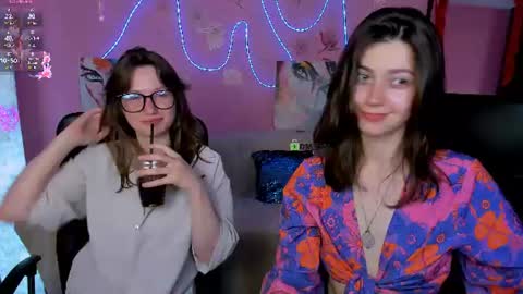 Snapshot of kitniss_dreamy chatting on 06-11-26, 02:53 kitniss online show from 06-11-26, 02:53
