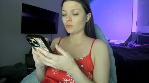 Snapshot of kitsuneserina77 chatting on 12-22-24, 09:33 Serina Chan online show from 12-22-24, 09:33