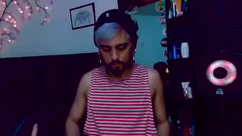 Snapshot of kitsuneshadow22 chatting on 09-12-25, 10:21 Alejandro online show from 09-12-25, 10:21