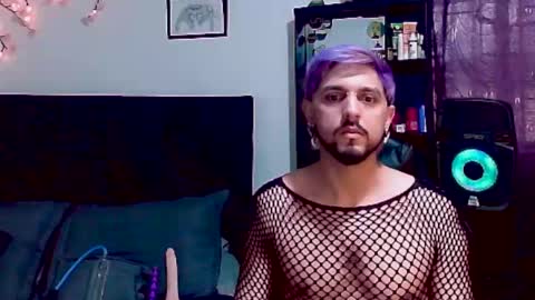 Snapshot of kitsuneshadow22 chatting on 10-03-25, 07:55 Alejandro online show from 10-03-25, 07:55