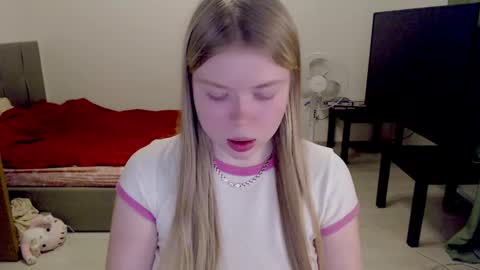 Jennyblonde and Emmabrunette online show from 02-06-25, 07:40