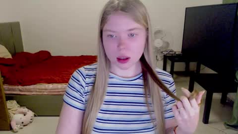 Jennyblonde and Emmabrunette online show from 02-09-25, 12:39