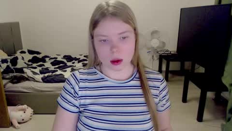 Jennyblonde and Emmabrunette online show from 02-21-25, 09:54