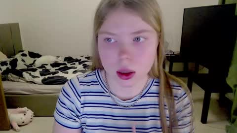 Jennyblonde and Emmabrunette online show from 02-22-25, 01:00